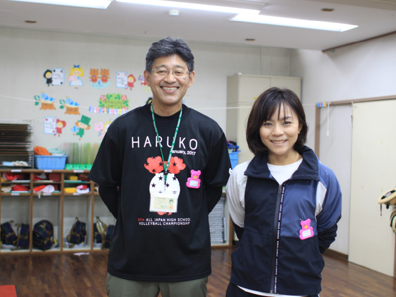 松澤穂積園長（左）と岩田洋子理事長・園長補佐（右）