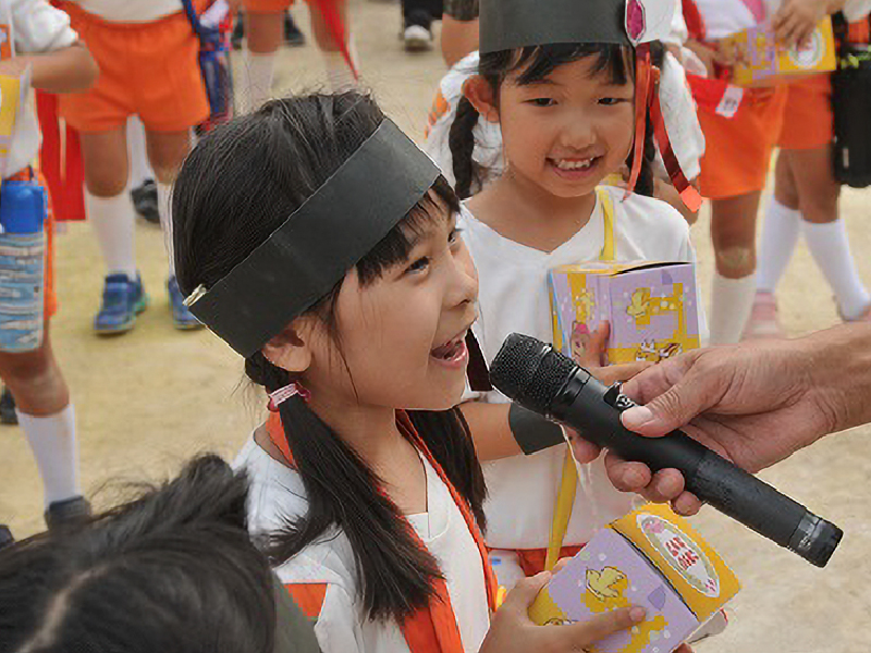 運動会が終わった後の子どもたちの表情は達成感でいっぱい。楽しい思い出を胸に抱いて、ここからまた次のステップへ成長していきます。